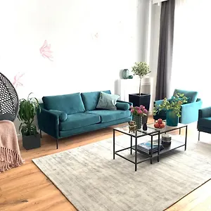 Bpr Kyanit Design With A/c Apartment